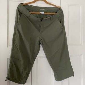 Columbia Sportswear Company brand Omni shield advanced repellency cropped pants